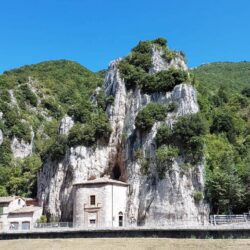 chiesa-madonna-della-grotta-pioraco